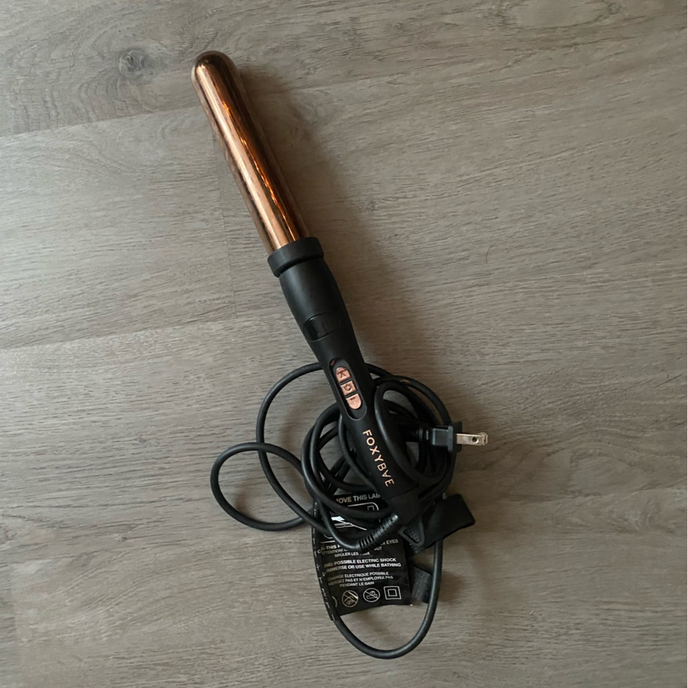 FoxyBae Curling Wand